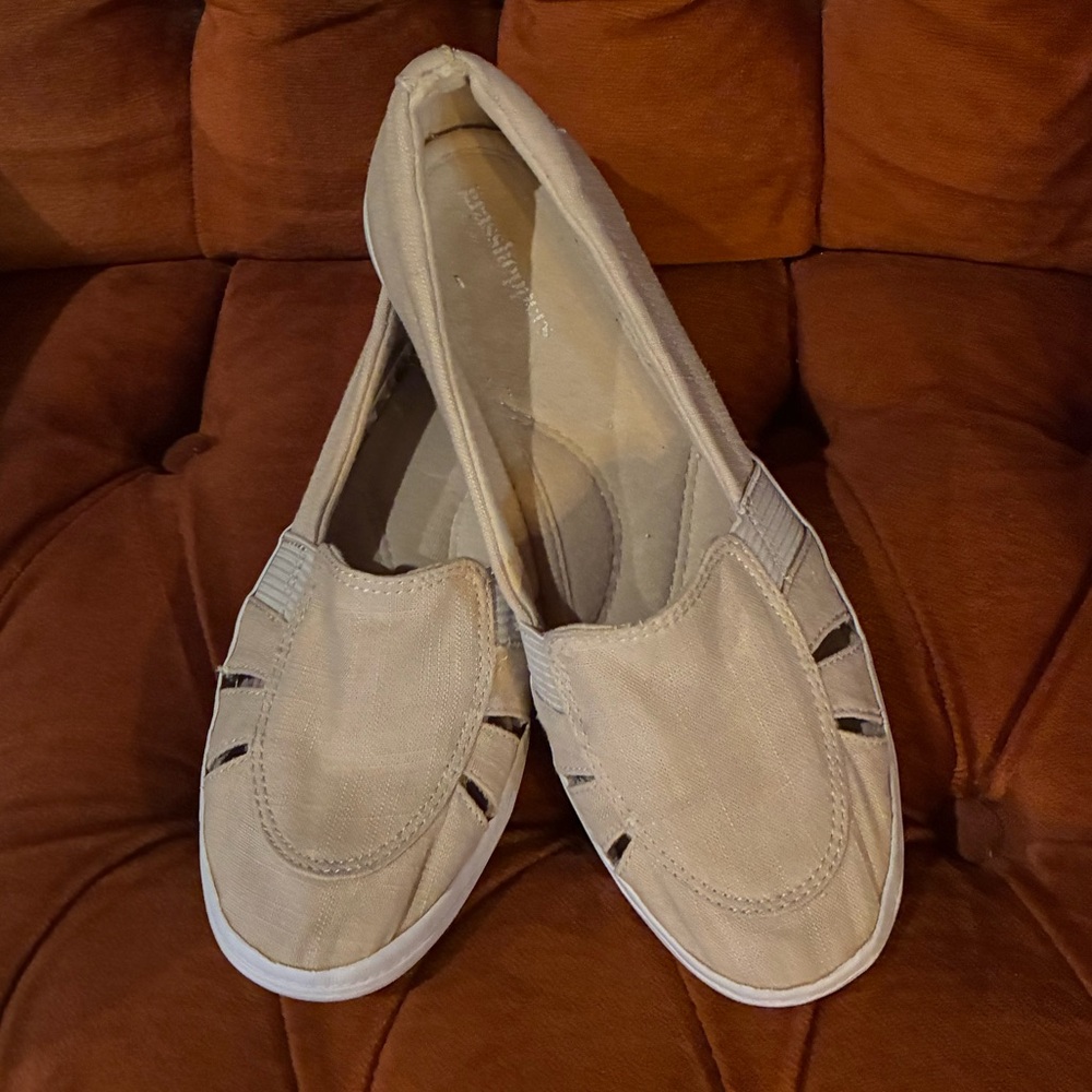 Grasshoppers Beige Canvas Slip-On Flats
